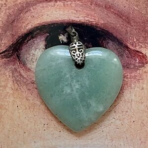 🆕 vintage green translucent stone heart shaped necklace pendant